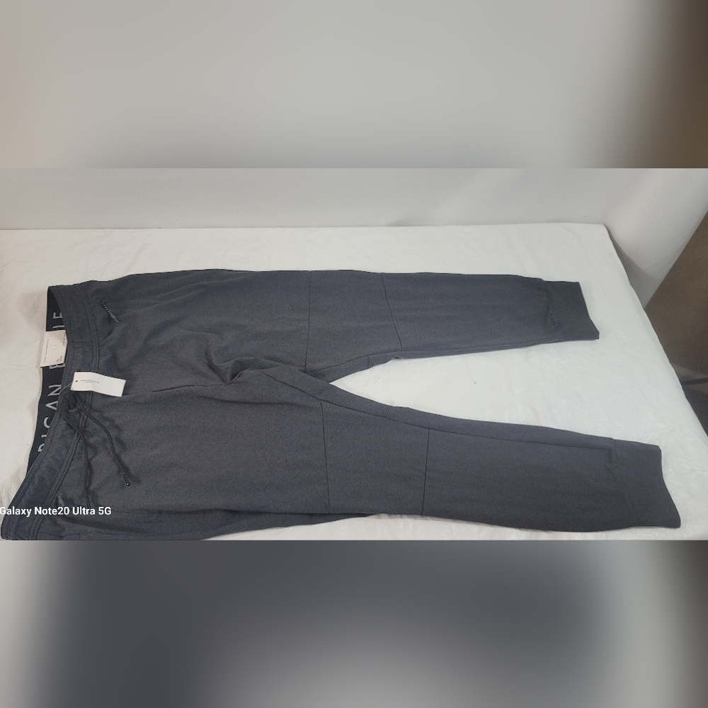 American Eagle mens xl fleece jogger pants gray nwt